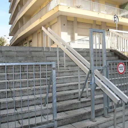 Apartment Le Petit Robinson - - 4 People Metz