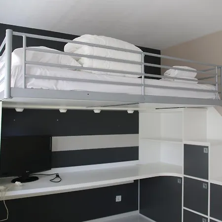 Apartment Le Petit Robinson - - 4 People Metz